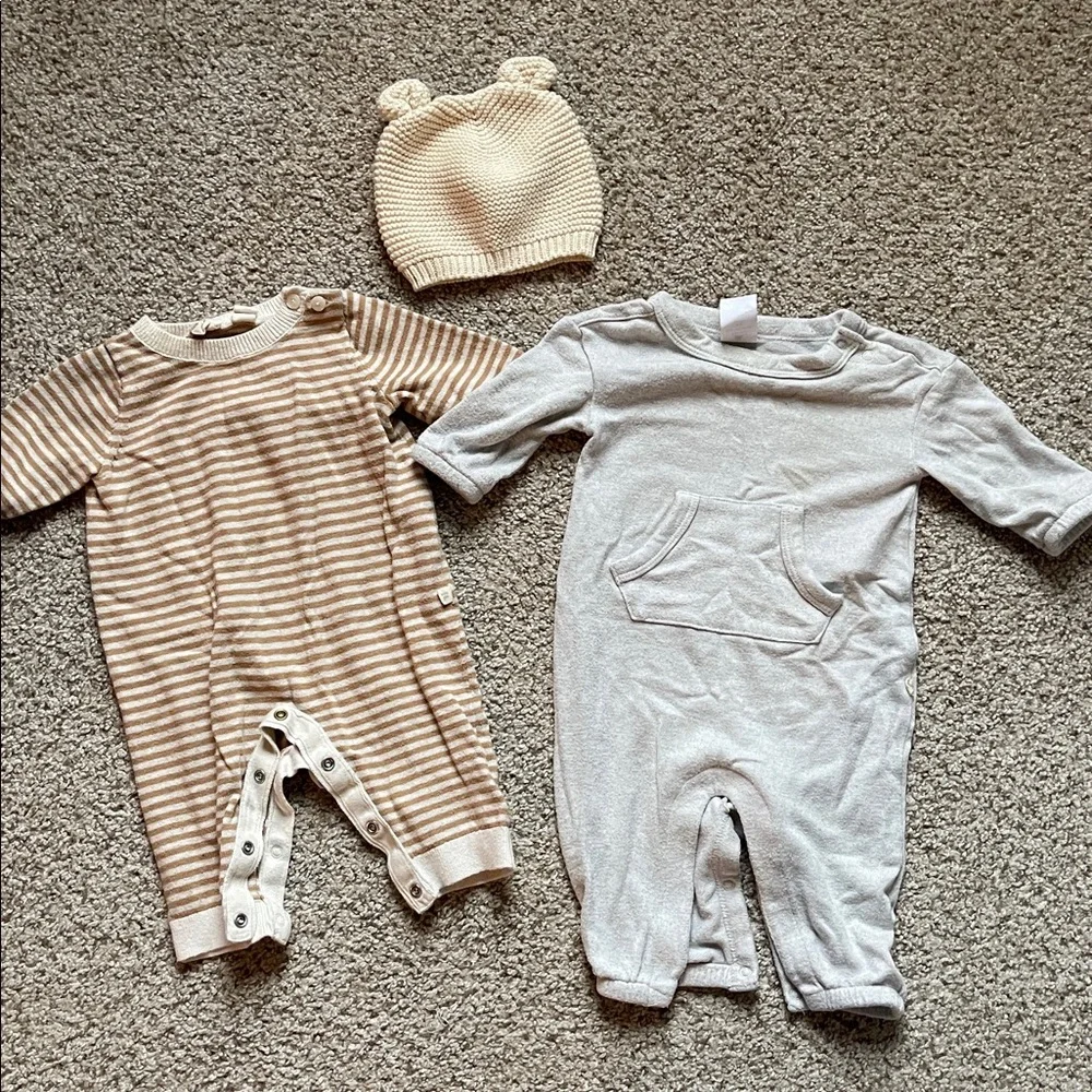Baby GAP 0-3 Newborn Baby bundle - Beanie and Striped and Gray One Pieces